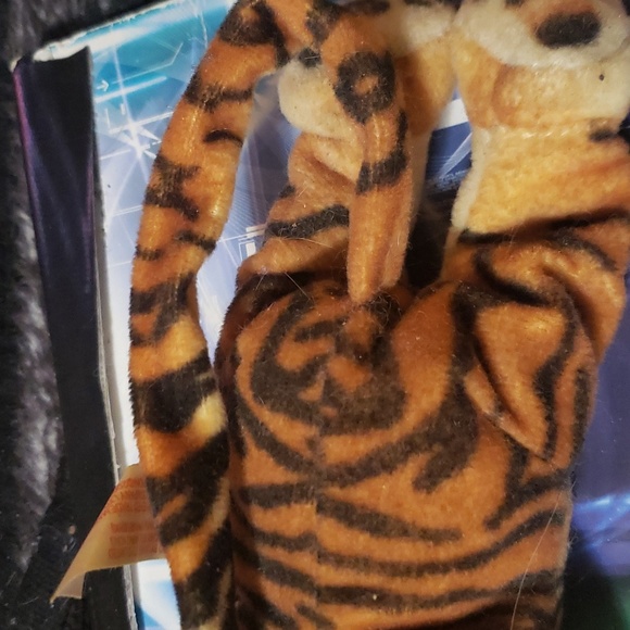 Anne Geddes baby tiger - Picture 3 of 3